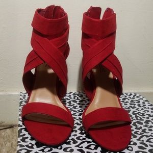 Strappy shoes